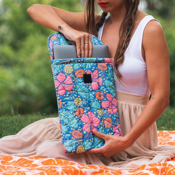Jana Lam Hawaii x Baggu Tablets & Accessories 3 Cushioned Laptop